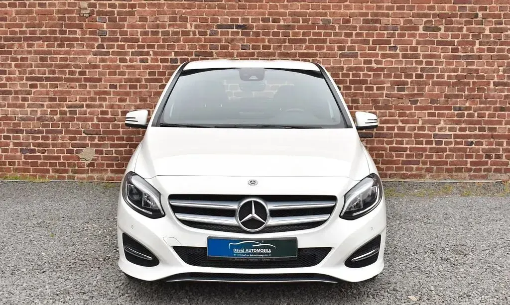 Gebraucht Mercedes B200 156 PS (114 kW) 2017 Weiß Kleinwagen