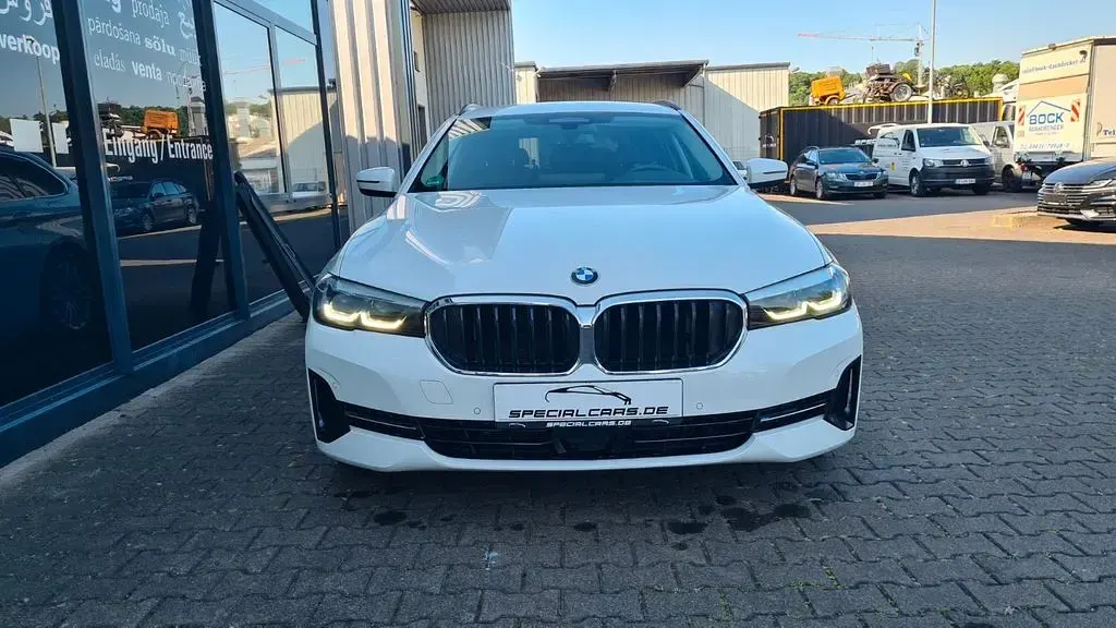 Gebraucht BMW 530e 292 PS (214 kW) 2021 Weiß Limousine