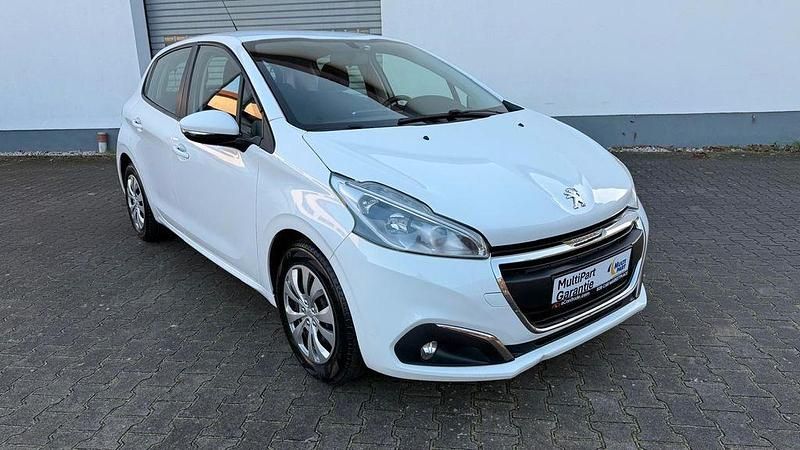 Weiß Gebraucht 2018 Peugeot 208 Kleinwagen | 5.890 € (Fairer Preis) - Bild 1/4