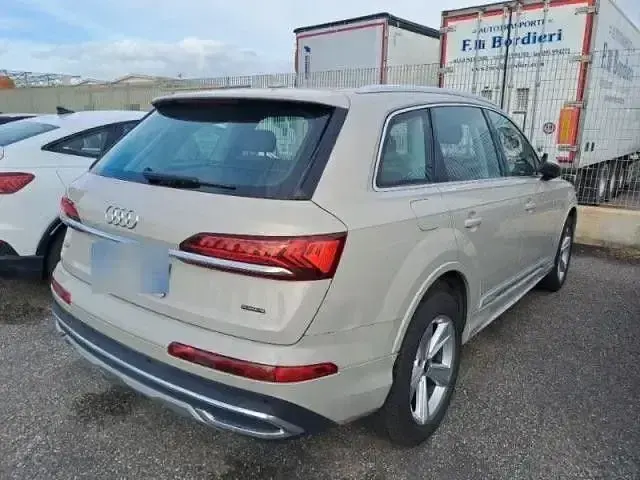 Usata Audi Q7 Ambiente 231 CV (169 kW) 2022 Grigio SUV