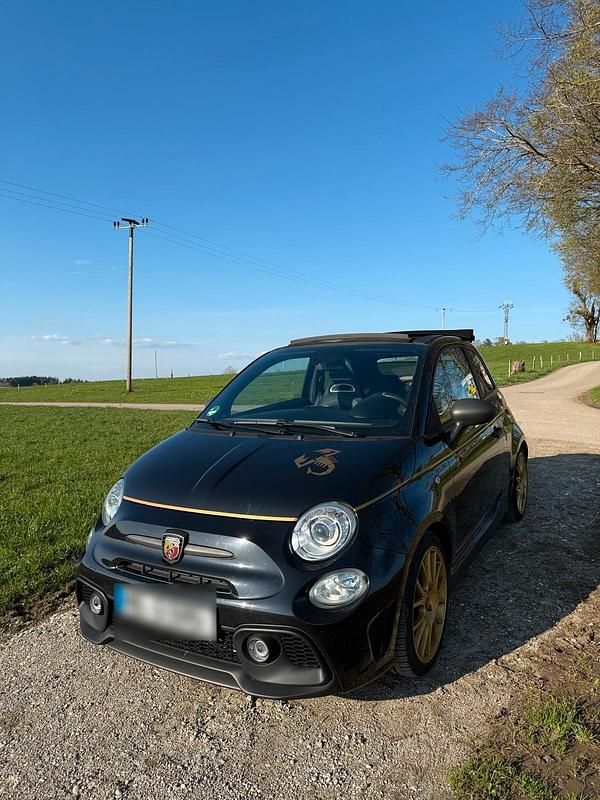 Usado Abarth 595C 165 HP (121 kW) 2020 Preto Cabrios