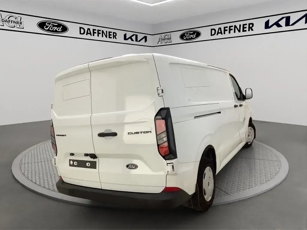Usado Ford Transit Custom Trend 136 HP (100 kW) 2024 Branco Sedan