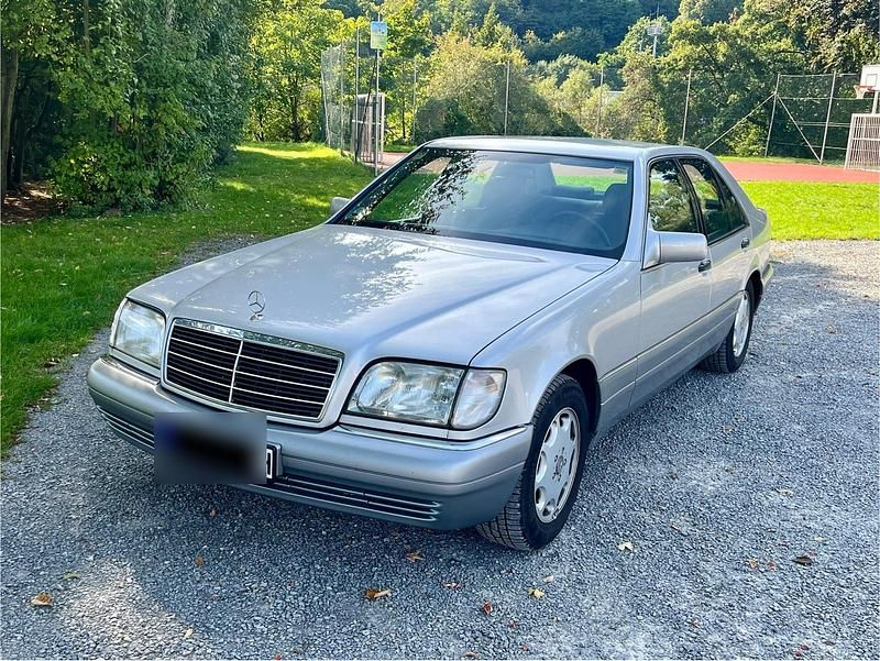 Silber Gebraucht 1994 Mercedes S320 Limousine | 10.500 € - Bild 1/4