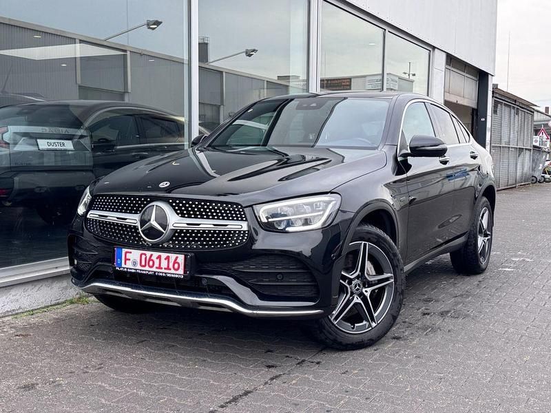 Schwarz Gebraucht 2021 Mercedes GLC300e AMG Coupé | 33.999 € (Fairer Preis) - Bild 1/4