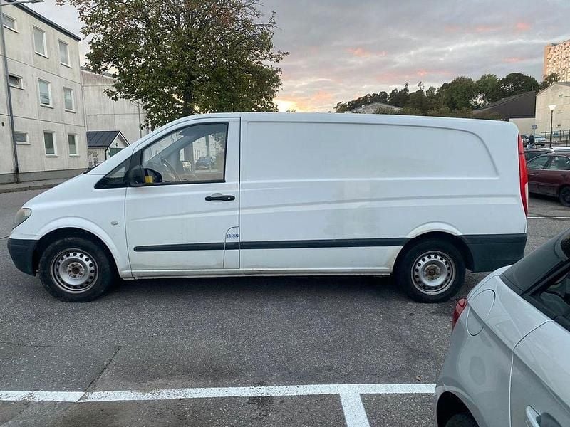 Weiß Gebraucht 2010 Mercedes Vito Van / Kleinbus | 4.800 € (Superpreis) - Bild 1/4