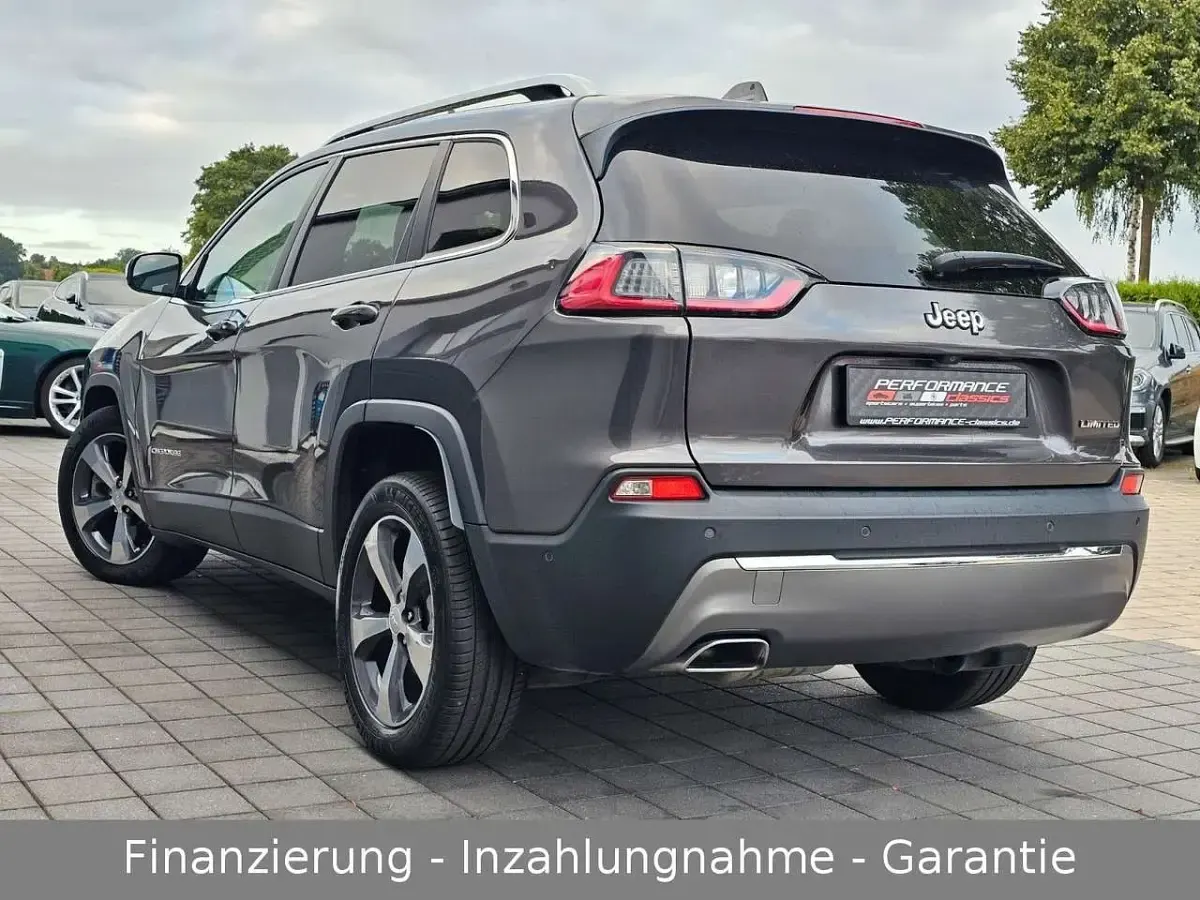 Gebraucht Jeep Cherokee Limited 194 PS (142 kW) 2020 Grau SUV