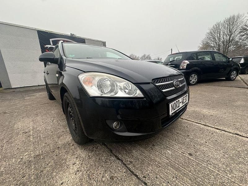 Silber Gebraucht 2010 Kia Ceed Sportswagon LX Kombi | 2.980 € (Fairer Preis) - Bild 1/4