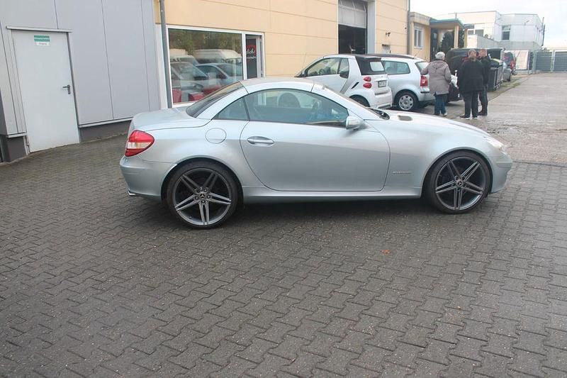 Silber Gebraucht 2005 Mercedes SLK200 Cabrio | 11.999 € (Etwas zu teuer) - Bild 1/4