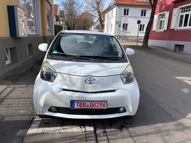 Gebraucht Toyota iQ 68 PS (50 kW) 2009 Weiß Kleinwagen