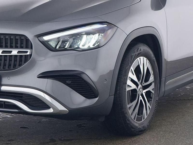 Gebraucht Mercedes GLA220 Progressive 190 PS (139 kW) 2024 Grau SUV