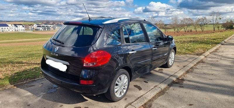 Gebraucht Renault Clio II Dynamique 101 PS (74 kW) 2010 Schwarz Limousine