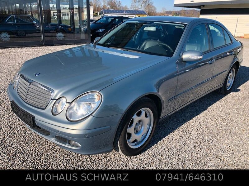 Grau Gebraucht 2005 Mercedes E200 Limousine | 5.450 € (Teuer) - Bild 1/4