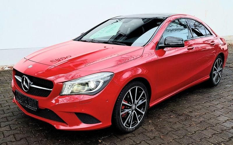 Rot Gebraucht 2013 Mercedes CLA200 Coupé | 15.200 € (Guter Preis) - Bild 1/4