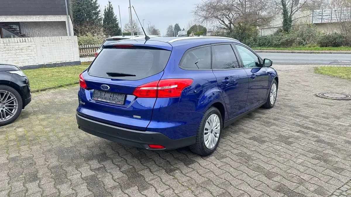 Używany Ford Focus Trend 101 KM (74 kW) 2017 Niebieski Kombi