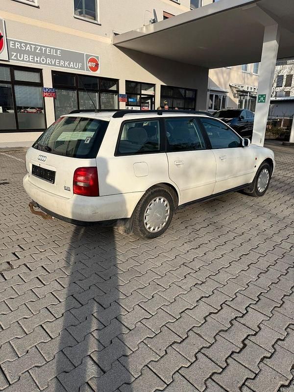 Usata Audi A4 150 CV (110 kW) 1996 Bianco Station wagon