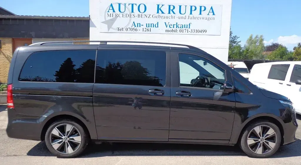 Gebraucht Mercedes V220 Edition 163 PS (119 kW) 2023 Grau Van / Kleinbus