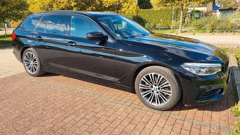 Gebraucht BMW 520 Shadowline 190 PS (139 kW) 2019 Schwarz Kombi