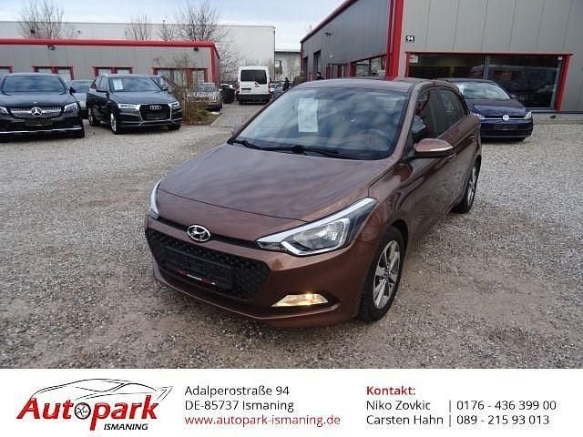 Braun Gebraucht 2017 Hyundai i20 Classic Kleinwagen | 9.990 € (Etwas zu teuer) - Bild 1/4