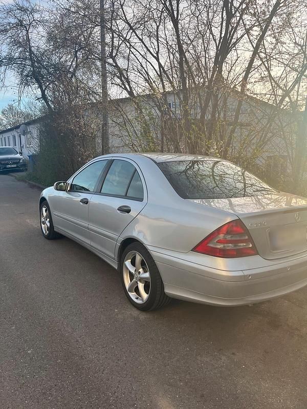 Gebraucht Mercedes C220 150 PS (110 kW) 2005 Grau Limousine