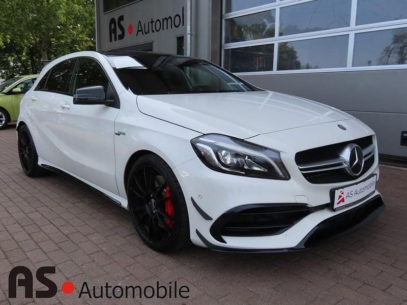 Calcitweiss/zirrusweiss Gebraucht 2015 Mercedes A45 AMG AMG Limousine | 24.990 € (Teuer) - Bild 1/4