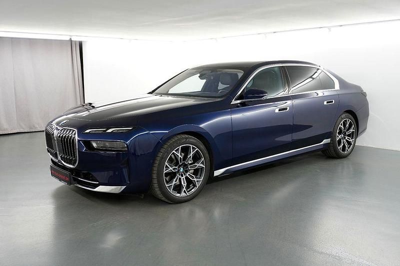 Blau Gebraucht 2023 BMW 740 Limousine | 79.800 € (Fairer Preis) - Bild 1/4