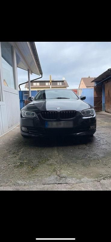Schwarz Gebraucht 2011 BMW 330 Coupé | 10.000 € (Superpreis) - Bild 1/4
