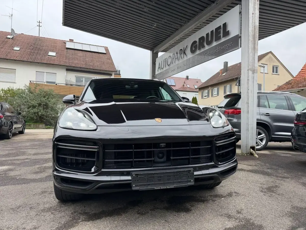 Gebraucht Porsche Cayenne Turbo 549 PS (403 kW) 2018 Schwarz SUV