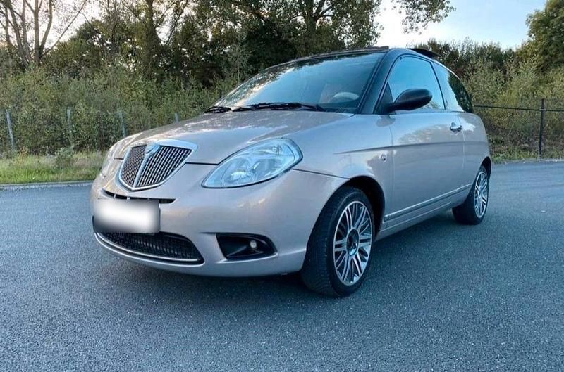 Gebraucht Lancia Ypsilon 95 PS (69 kW) 2009 Silber Kleinwagen