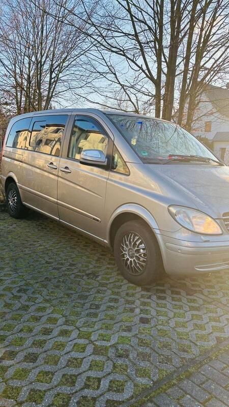 Grau Gebraucht 2009 Mercedes Viano Van / Kleinbus | 12.999 € (Teuer) - Bild 1/4