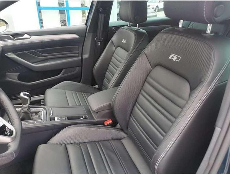Gebraucht VW Passat R-line 150 PS (110 kW) 2021 Blau Kombi