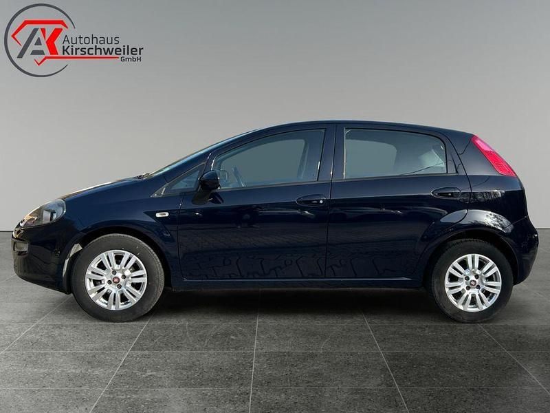 Gebraucht Fiat Punto Lounge 77 PS (56 kW) 2017 Blau Kleinwagen