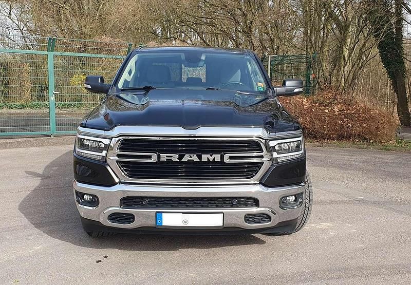 Gebraucht RAM 1500 401 PS (294 kW) 2020 Schwarz Pickup