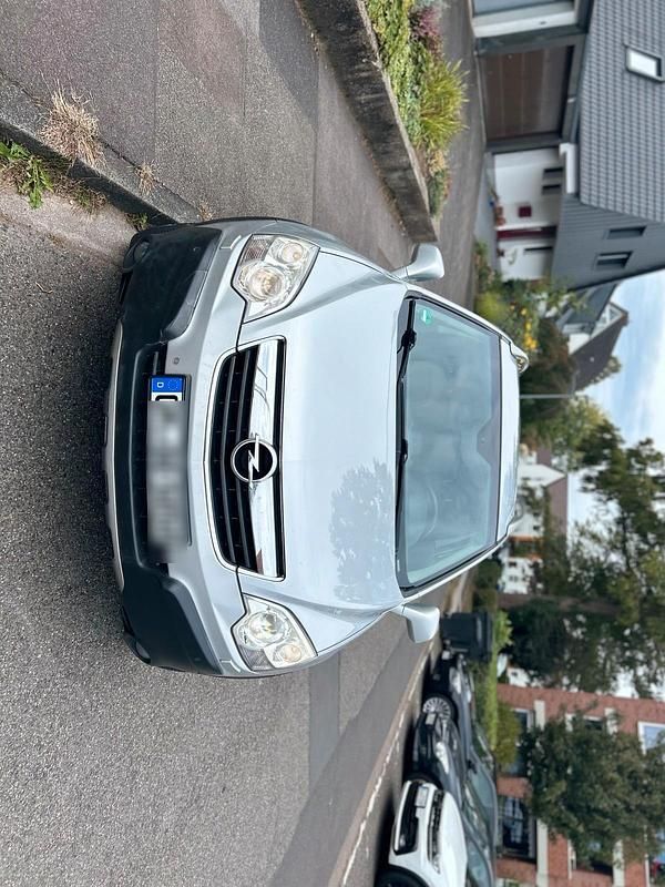 Silber Gebraucht 2009 Opel Antara SUV | 4.199 € (Guter Preis) - Bild 1/4