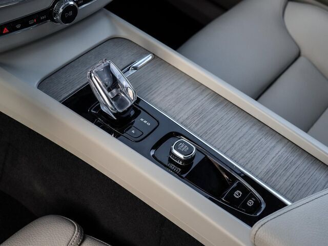 Gebraucht Volvo XC60 Inscription 197 PS (144 kW) 2021 Schwarz SUV