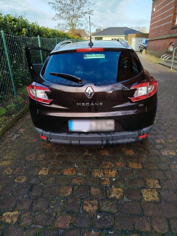 Gebraucht Renault Mégane Bose Edition 134 PS (98 kW) 2014 Braun Limousine