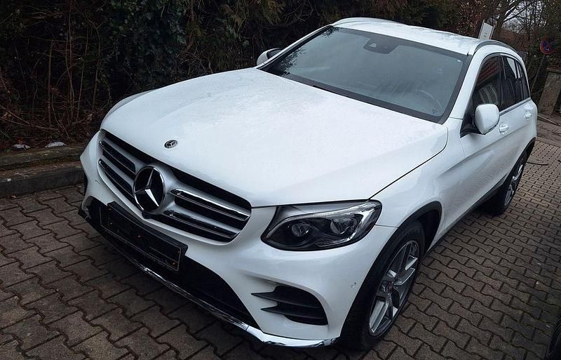 Gebraucht Mercedes GLC220 AMG line 170 PS (125 kW) 2015 Weiß SUV