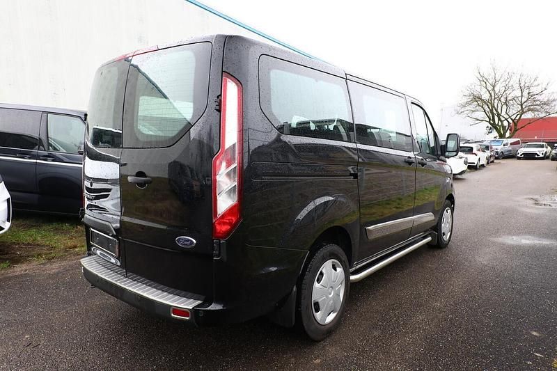 Gebraucht Ford Transit Custom Trend 131 PS (96 kW) 2023 Obsidianschwarz metallic Van