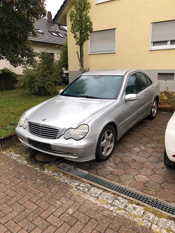 Silber Gebraucht 2000 Mercedes C200 Limousine | 950 € - Bild 1/4