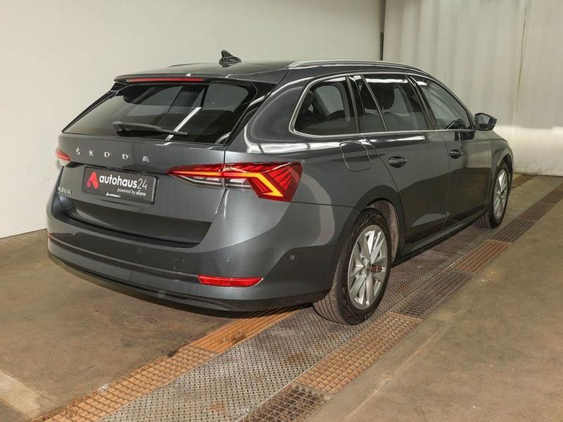 Gebraucht Skoda Octavia First Edition 116 PS (85 kW) 2020 Grau Kombi