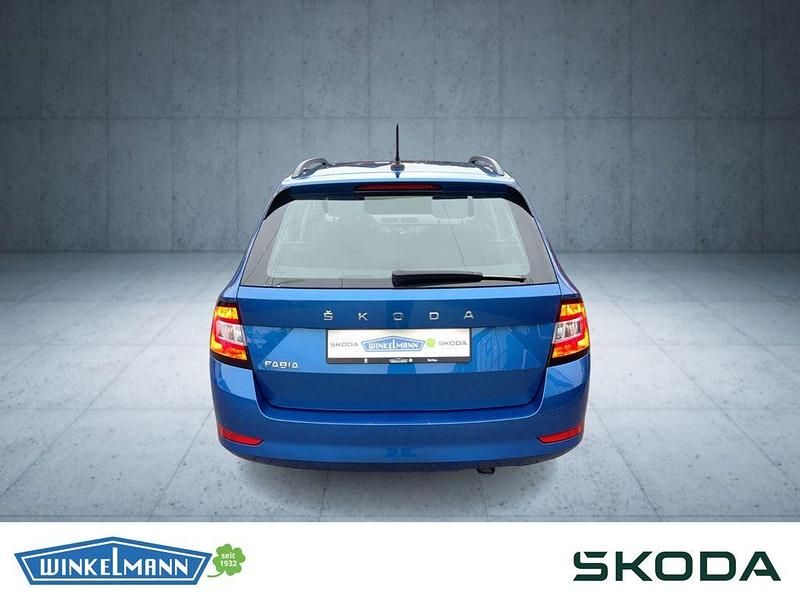 Gebraucht Skoda Fabia Active 60 PS (44 kW) 2023 Raceblau metallic Kombi