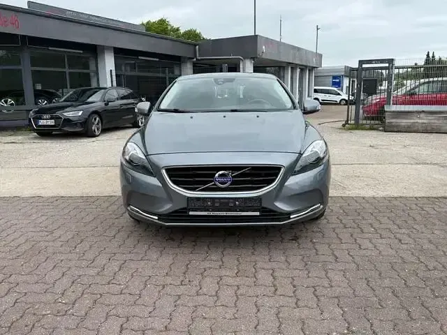Gebraucht Volvo V40 You! 114 PS (83 kW) 2015 Grau Limousine