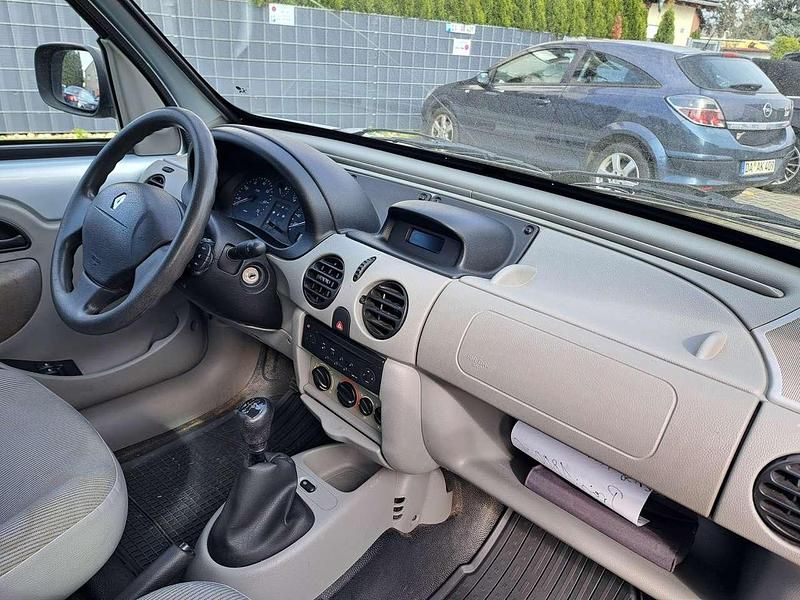 Gebraucht Renault Kangoo 95 PS (69 kW) 2002 Silber Van / Kleinbus