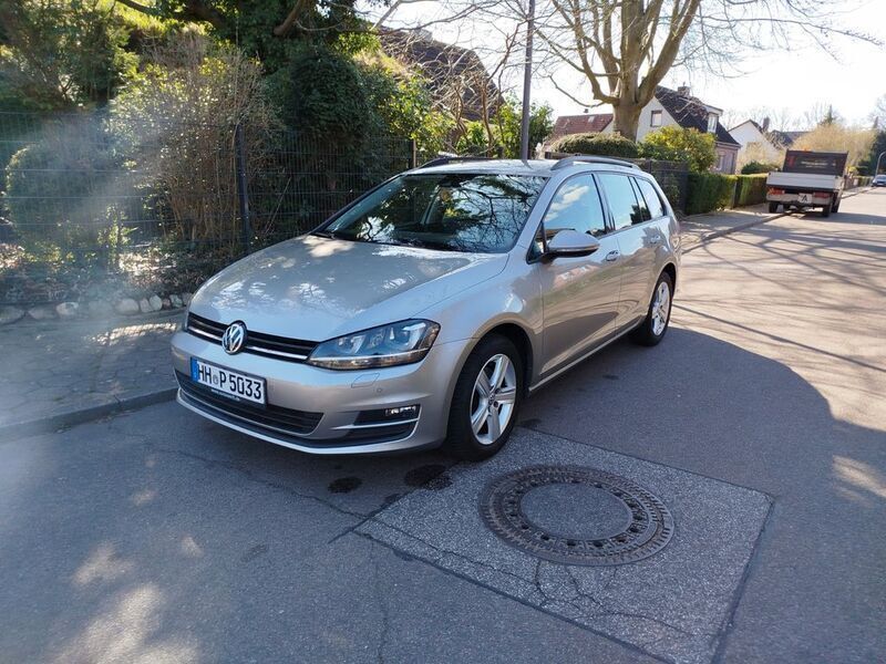 Silber Gebraucht 2015 VW Golf VII Comfortline Kombi | 12.400 € (Guter Preis) - Bild 1/4