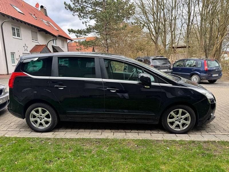 Gebraucht Peugeot 5008 Active 163 PS (119 kW) 2012 Schwarz Van / Kleinbus