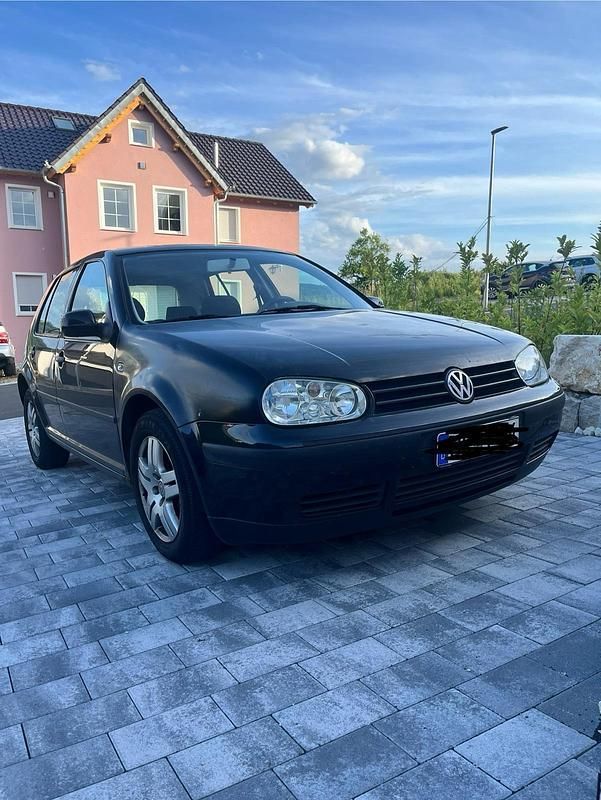 Schwarz Gebraucht 2002 VW Golf IV Kleinwagen | 500 € (Superpreis) - Bild 1/4