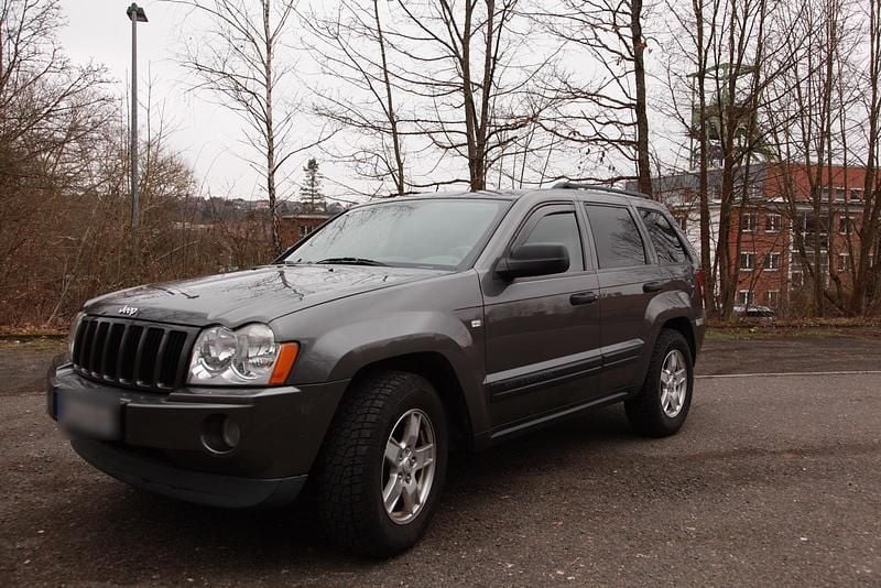 Grau Gebraucht 2005 Jeep Grand Cherokee SUV | 6.200 € (Fairer Preis) - Bild 1/4