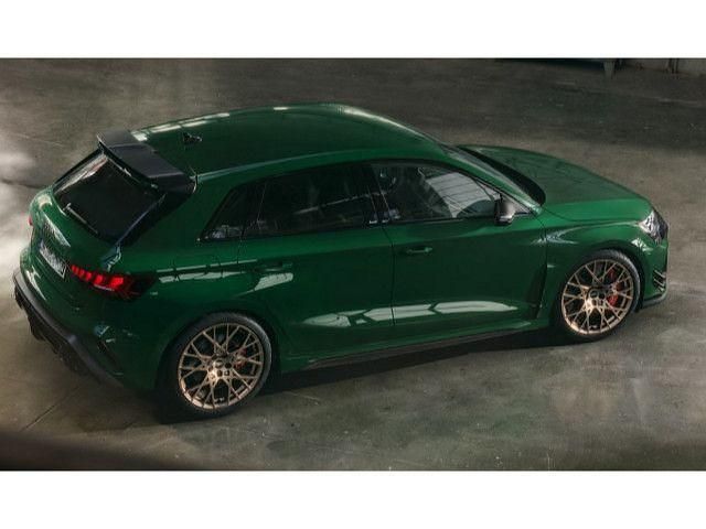 Neu Audi RS3 Competition 400 PS (294 kW) 2026 Grün Limousine