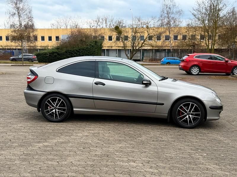 Grau Gebraucht 2006 Mercedes C160 Coupé | 1.999 € (Guter Preis) - Bild 1/4