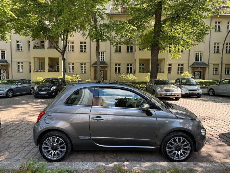 Grau Gebraucht 2017 Fiat 500 Lounge Kleinwagen | 10.250 € (Fairer Preis) - Bild 1/4