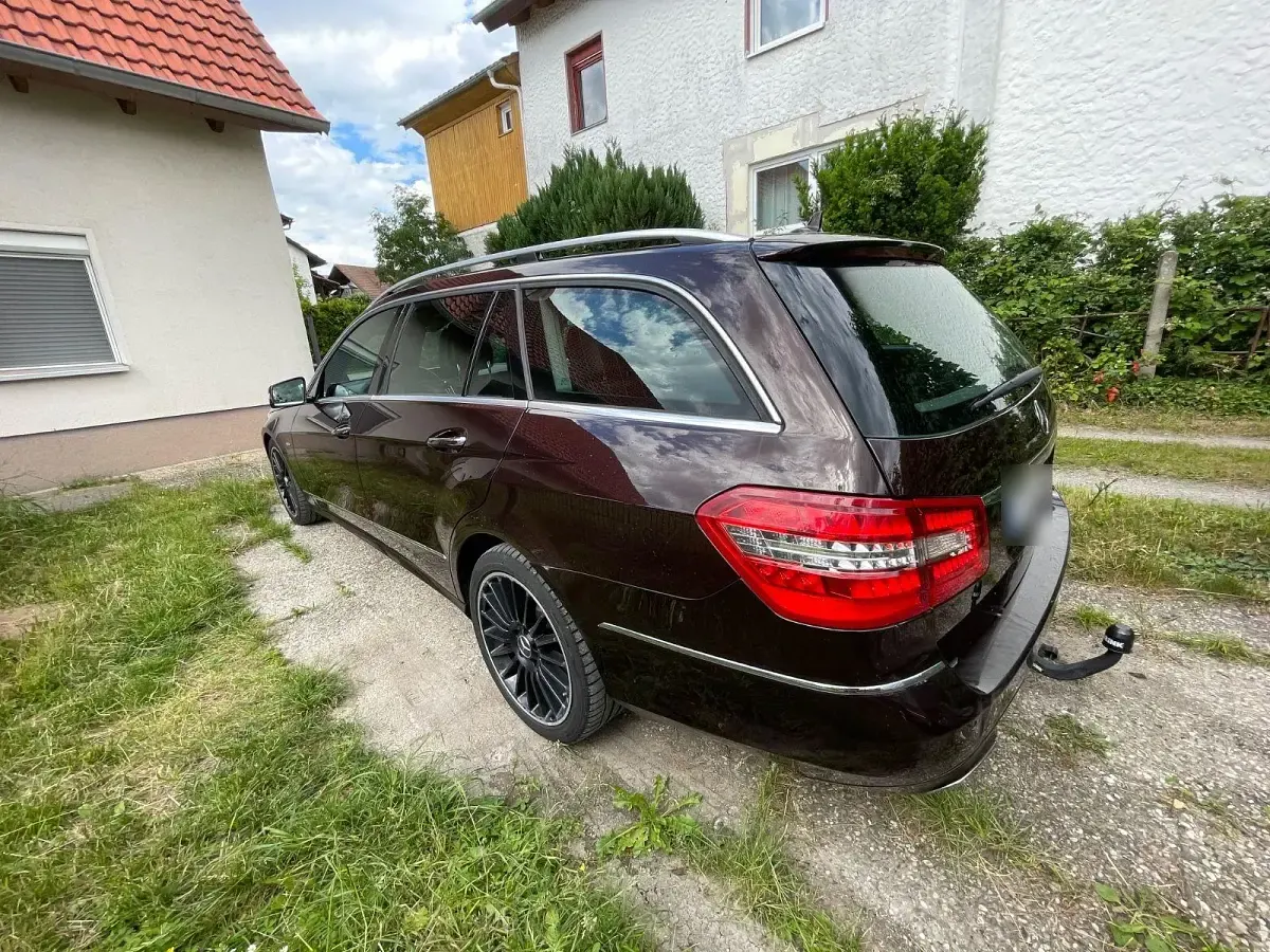 Gebraucht Mercedes E350 265 PS (194 kW) 2012 Braun Limousine
